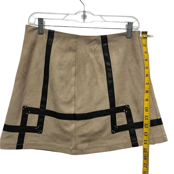 Guess Tan A-line Mini Skirt. Faux Tan Sueadewith Faux Black leather accent - Picture 2 of 9